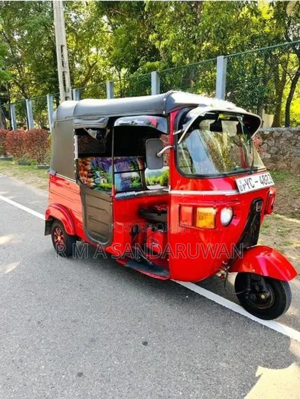 Bajaj RE 2010