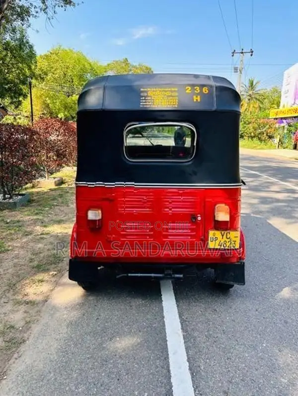 Bajaj RE 2010