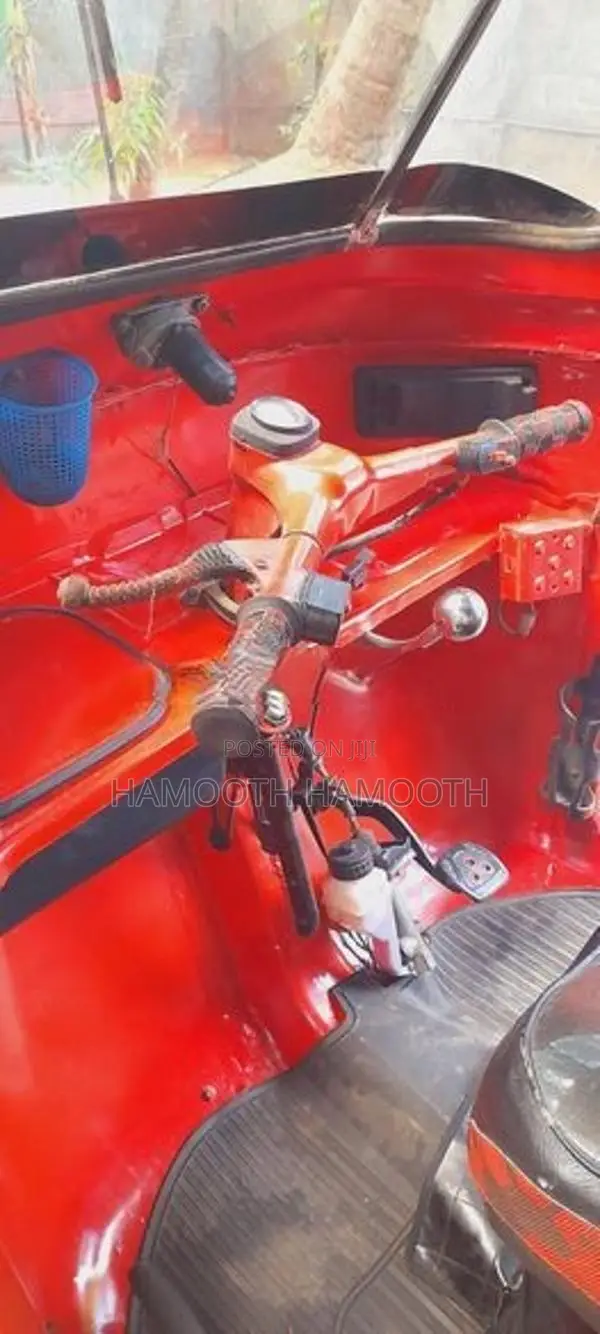 Bajaj RE 1999