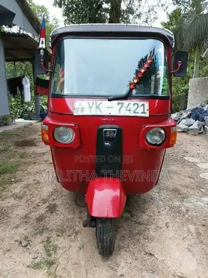 Bajaj RE 2011