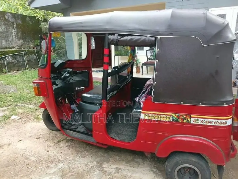 Bajaj RE 2011