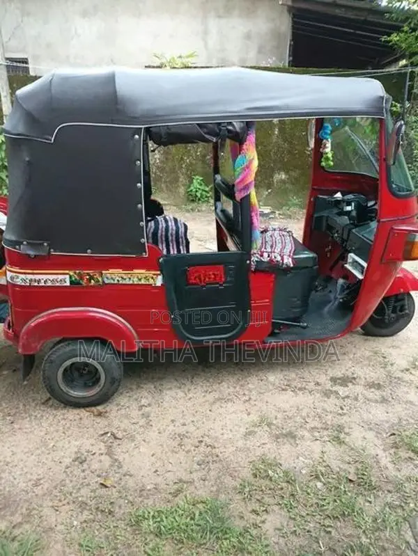 Bajaj RE 2011
