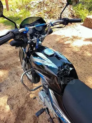 Bajaj CT100 2015