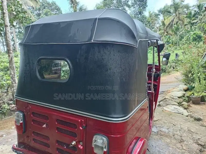 Bajaj RE 2005