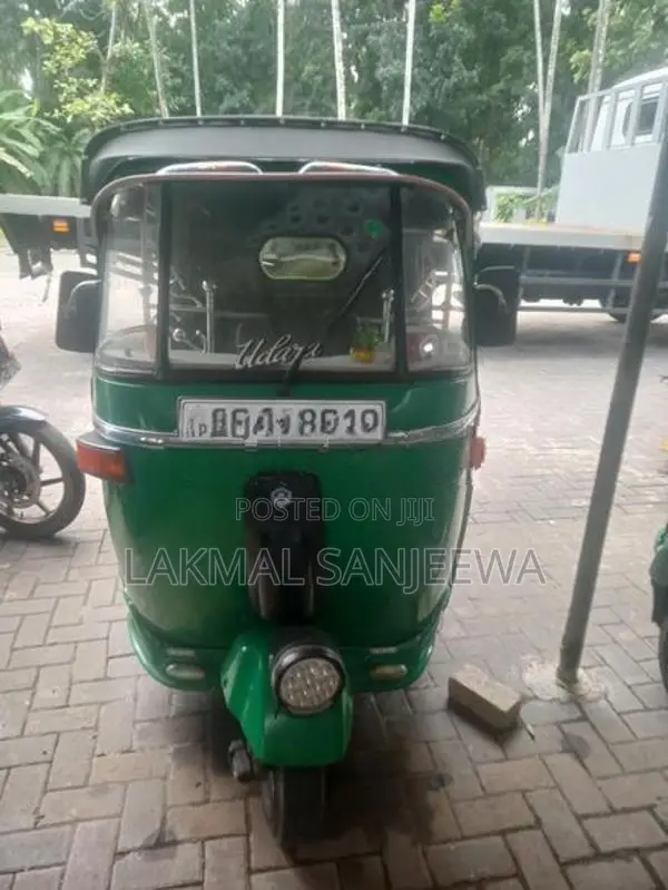 Bajaj RE 2004