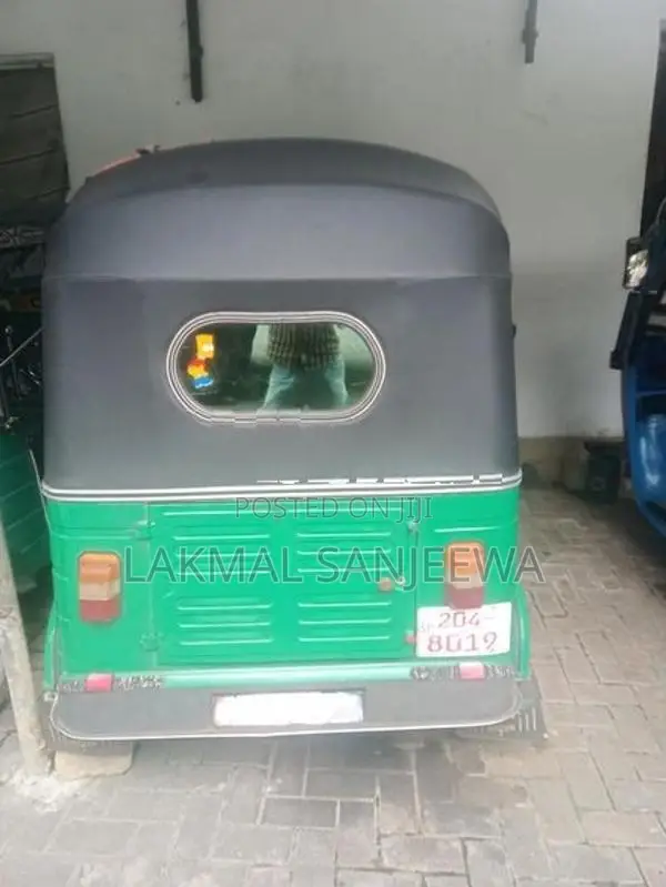 Bajaj RE 2004
