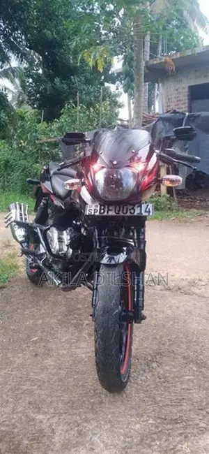 Bajaj Pulsar 180 Twin Disc 2017