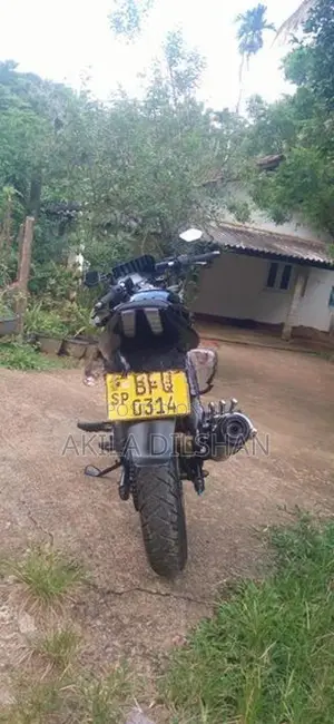 Bajaj Pulsar 180 Twin Disc 2017