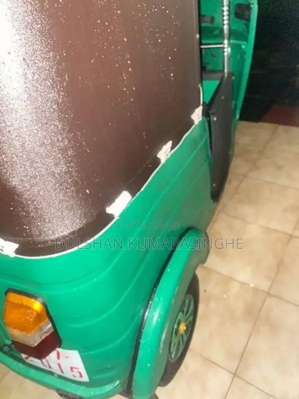 Bajaj RE 2005