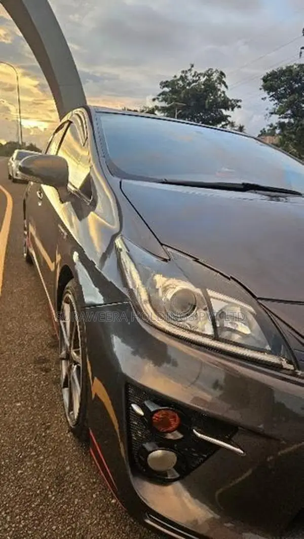 Toyota Prius GS 2011