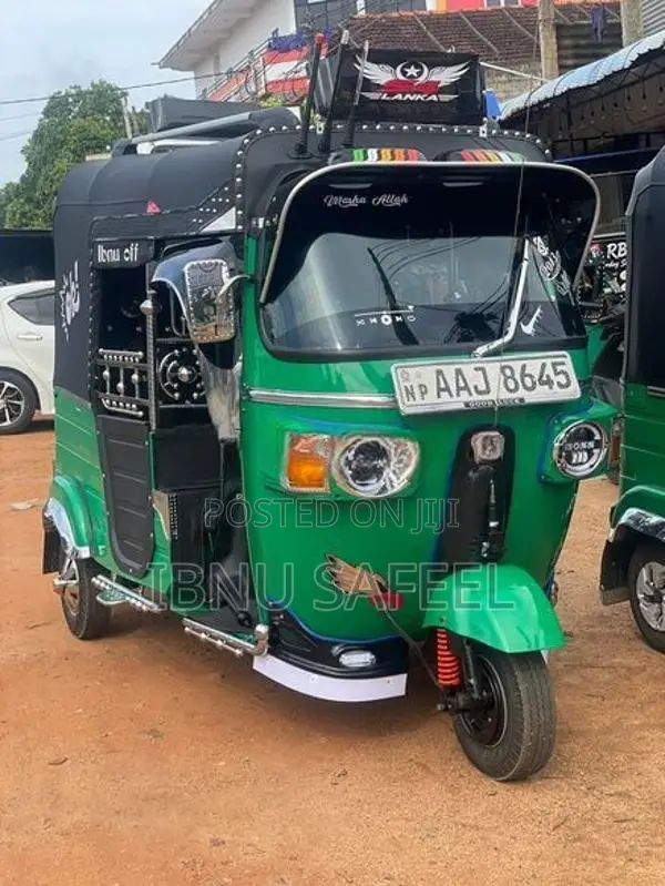 Bajaj RE 2013