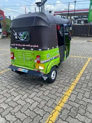 Bajaj RE HX 2005