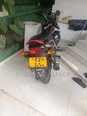 Bajaj Platina 100 2015