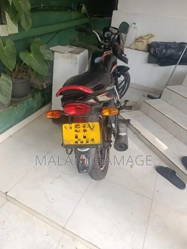 Bajaj Platina 100 2015
