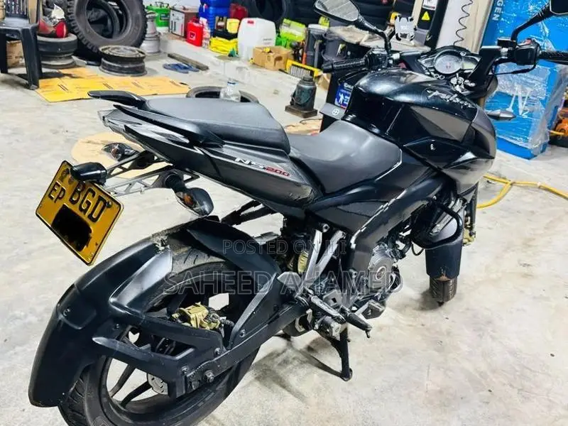 Bajaj Pulsar NS200 2018