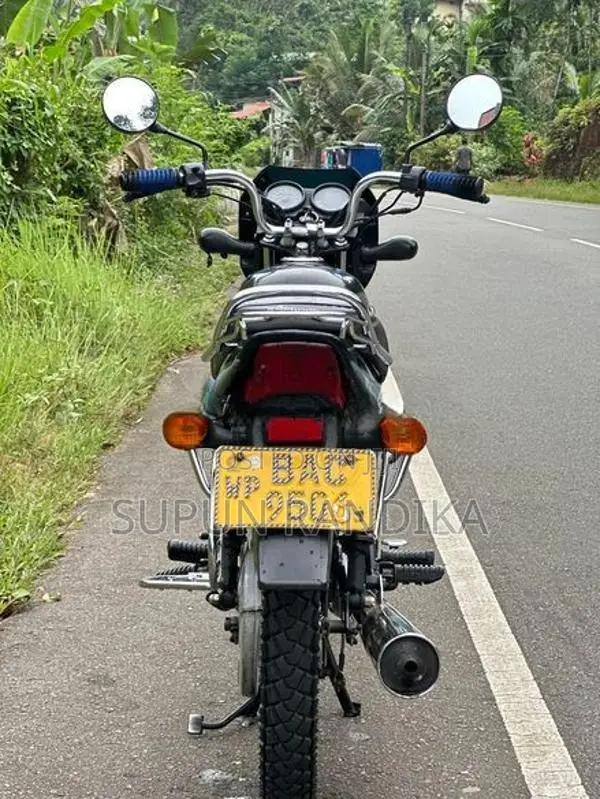 Bajaj CT100 2013