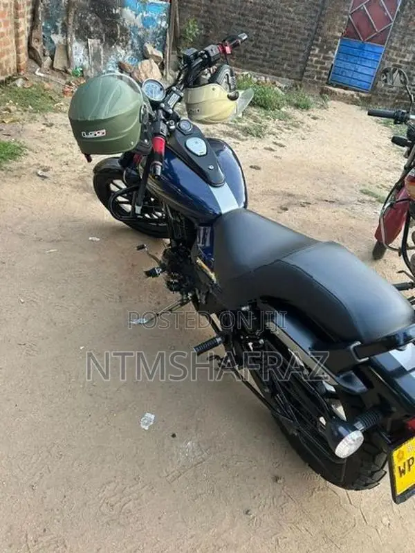 Bajaj Avenger 2018