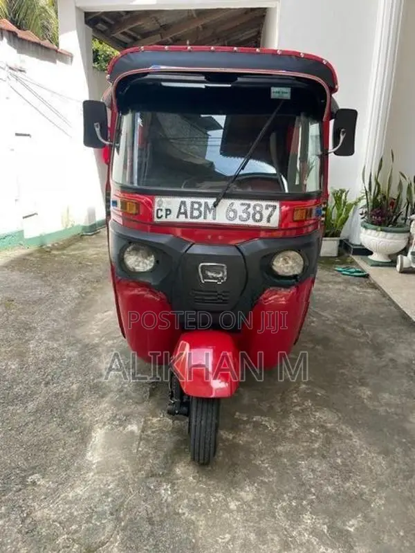 Bajaj RE 2016