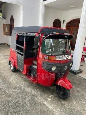 Bajaj RE 2016