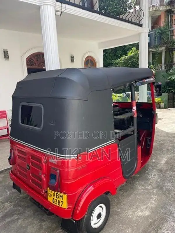 Bajaj RE 2016