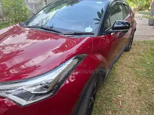 Toyota CHR NGX 10 2019