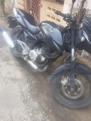 Bajaj Pulsar 180 2017