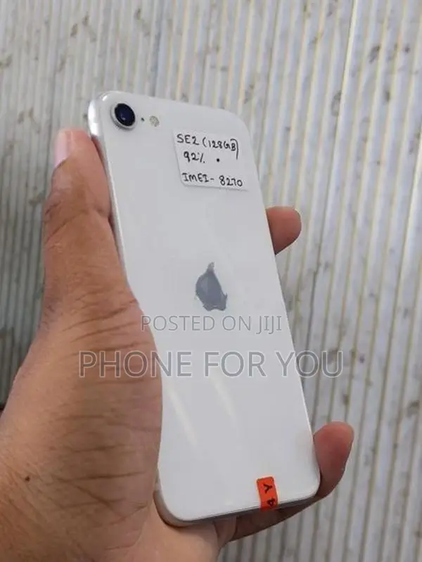 Apple iPhone SE 2 (Used)