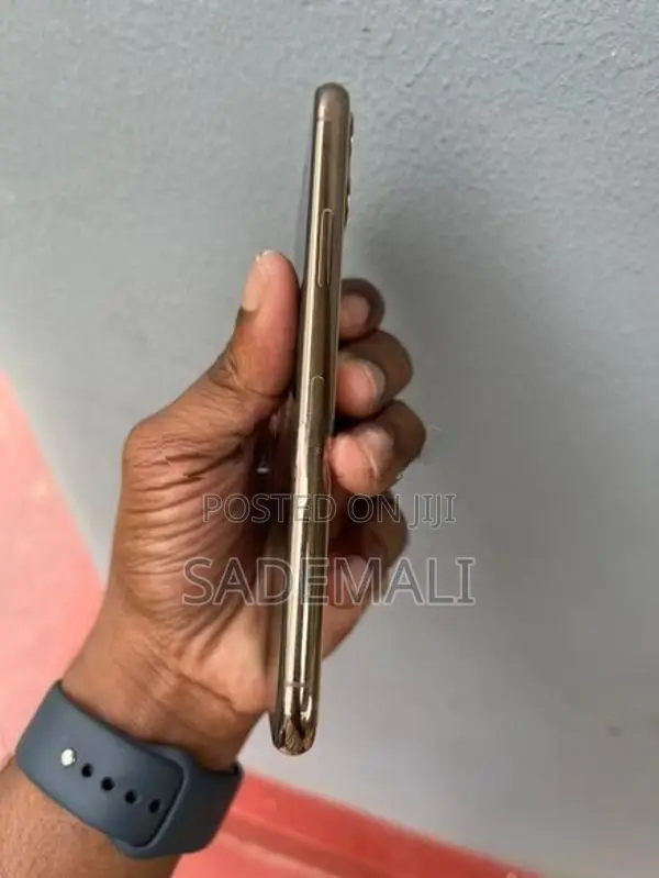 Apple iPhone 11 Pro (Used)