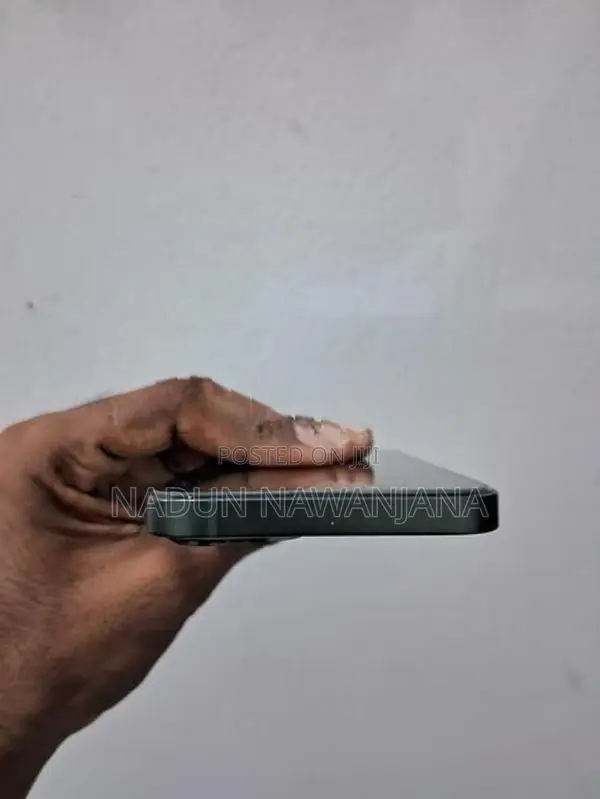 Apple iPhone 13 (Used)