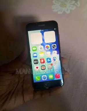 Apple iPhone SE 2 (Used)