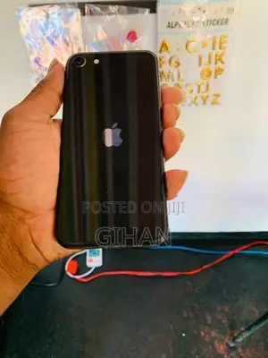 Apple iPhone SE 2 (Used)