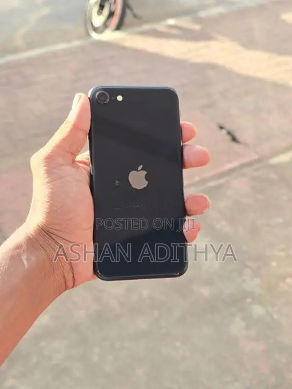 Apple iPhone SE 2 (Used)