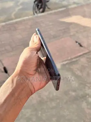 Apple iPhone SE 2 (Used)