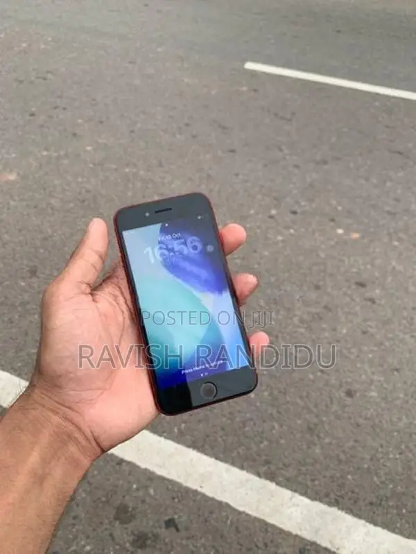 Apple iPhone SE 2 (Used)