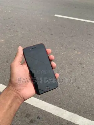 Apple iPhone SE 2 (Used)