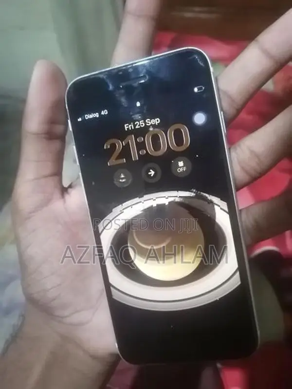 Apple iPhone SE 2 (Used)