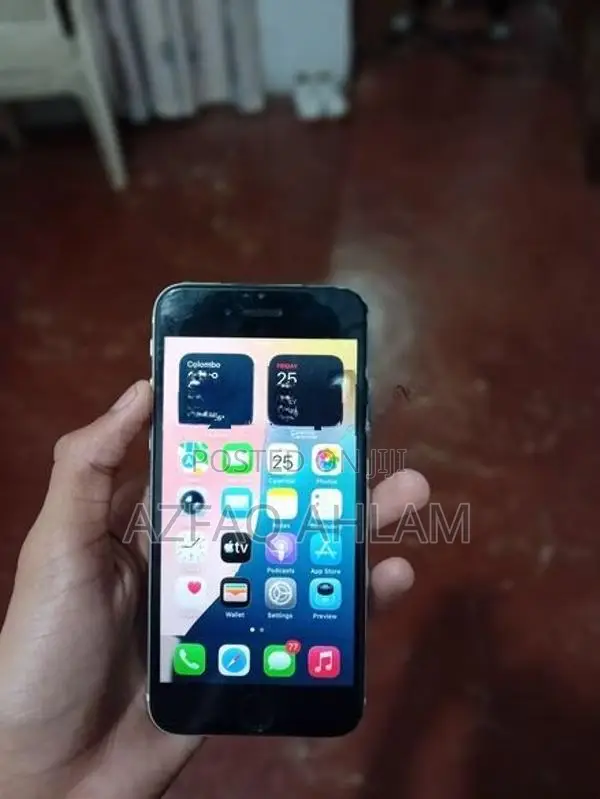 Apple iPhone SE 2 (Used)