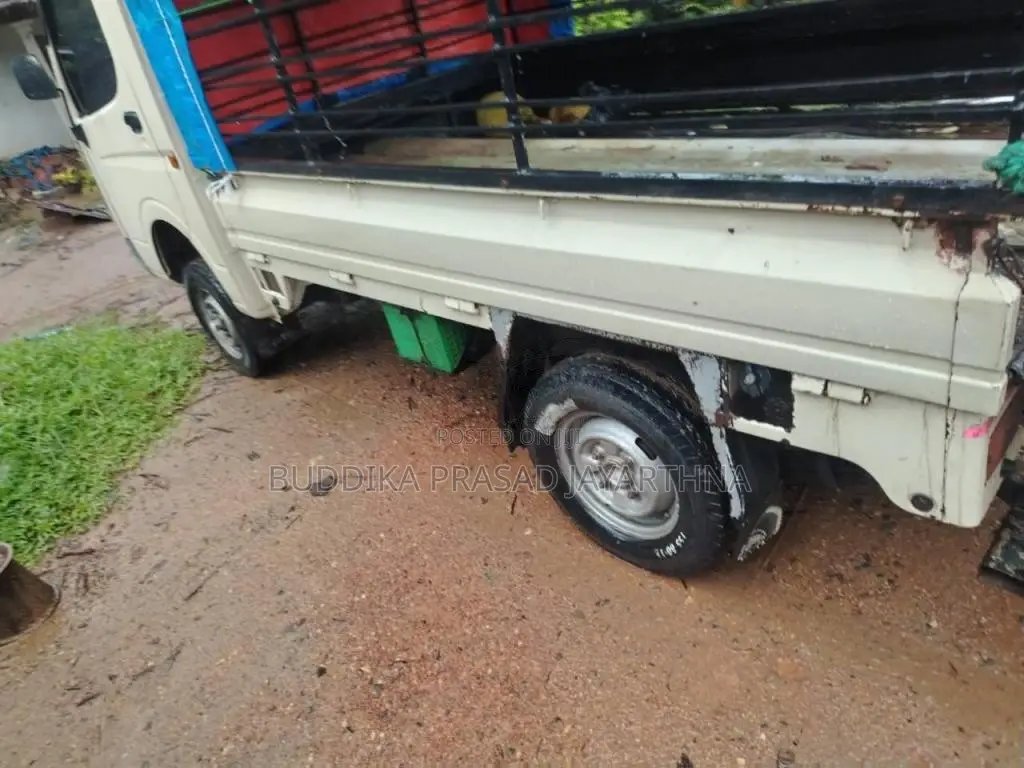 Tata Dimo Batta 2010 Lorry (Used)
