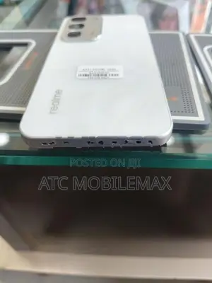 Realme (Used)