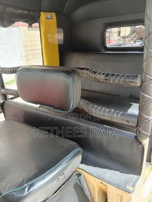 Bajaj RE 2021