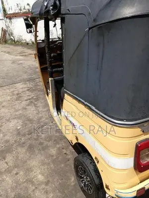 Bajaj RE 2021