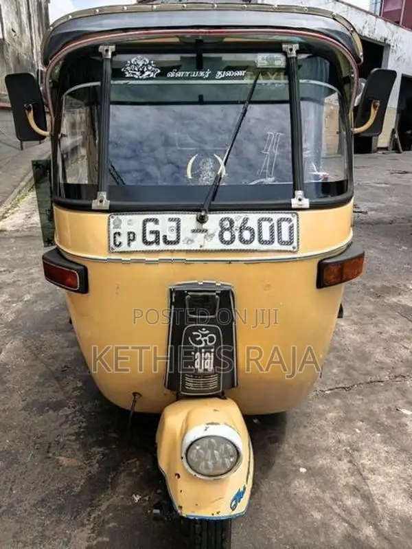 Bajaj RE 2021