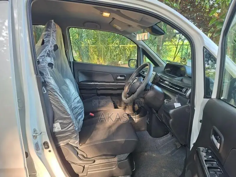 Suzuki Wagon R Custom ZX 2026
