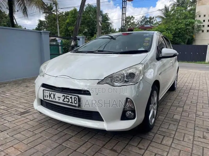 Toyota Aqua S Limited 2012