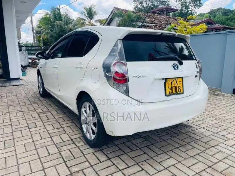 Toyota Aqua S Limited 2012