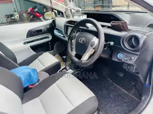 Toyota Aqua S Limited 2012