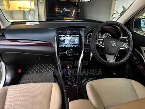 Toyota Premio 2018