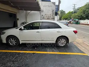 Toyota Premio 2018