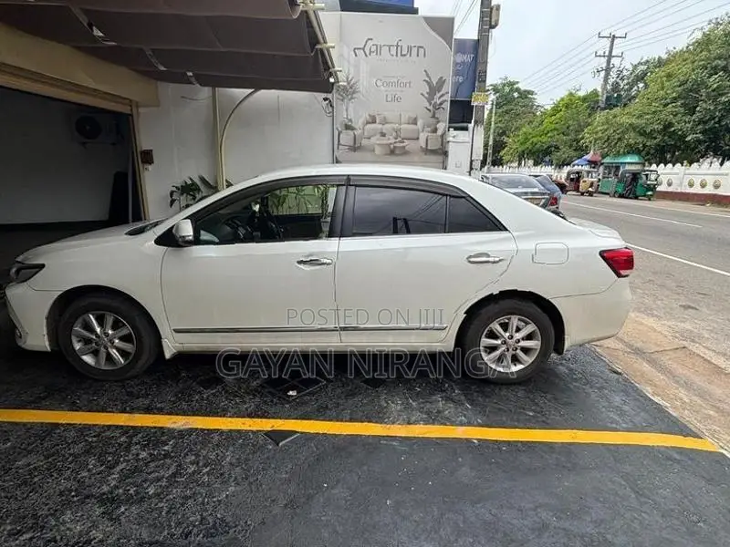 Toyota Premio 2018