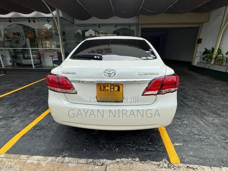 Toyota Premio 2018